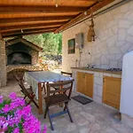 Nyaraló House Jure Tkon