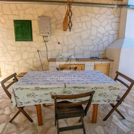 House Jure * טקון