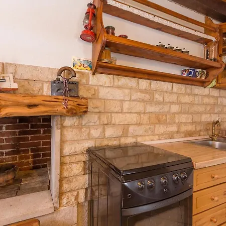 House Jure בית נופש