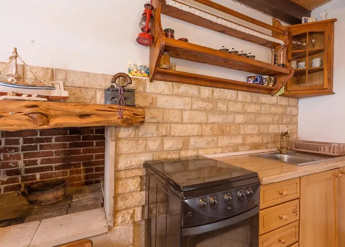 House Jure Semesterbostad