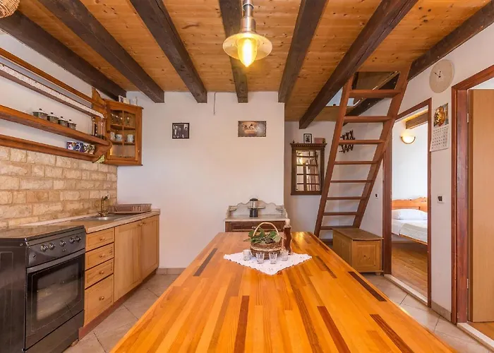 Semesterbostad House Jure *